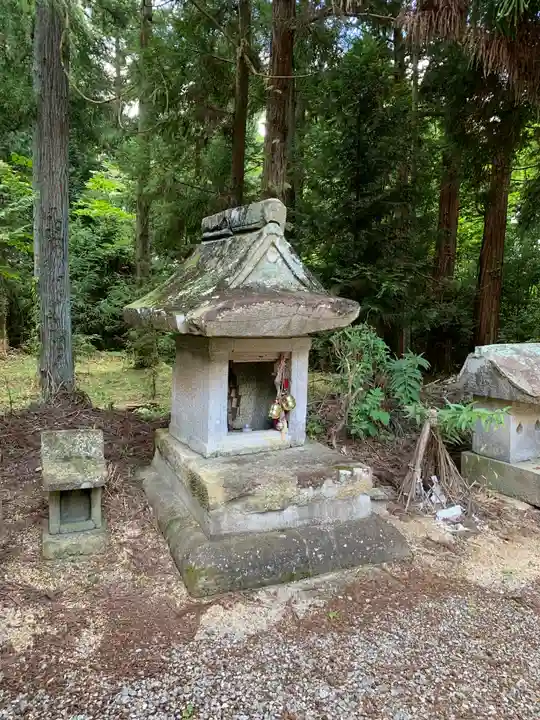 仁井田神社の末社・摂社