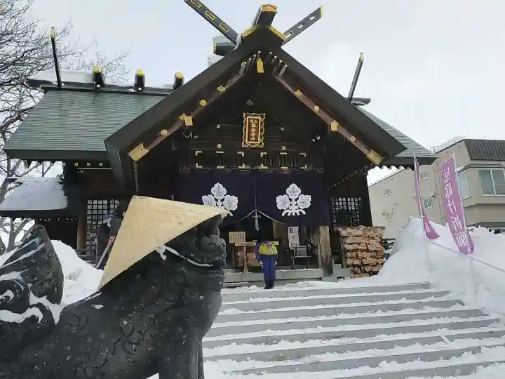 札幌諏訪神社の本殿・本堂