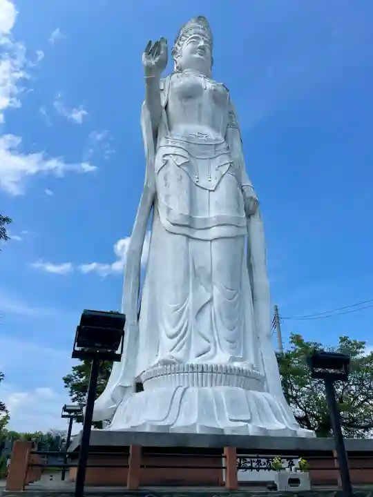 韮崎平和観音(山梨県)