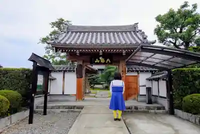 観音寺(北名古屋)の山門・神門