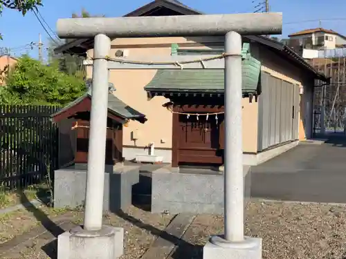 神明社の鳥居