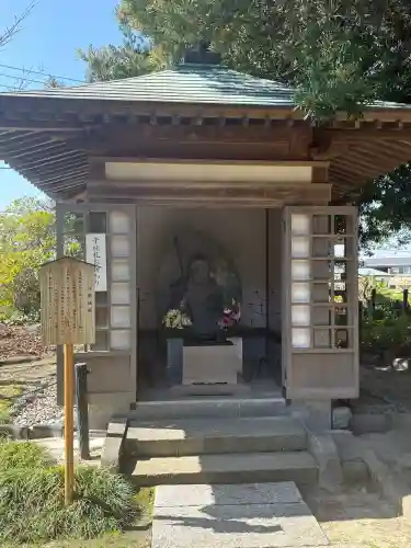 安養院　(田代寺）の{uncategorized: "未分類", other: "その他", undefined: "問題あり", building: "その他建物", grave: "お墓", sacred_gate: "鳥居", guardian: "狛犬", statue: "像", buddha: "仏像", history: "歴史", nature: "自然", garden: "庭園", animal: "動物", pagoda: "塔", temizu: "手水舎", mountain_gate: "山門・神門", sanctuary: "本殿・本堂", subordinate: "末社・摂社", art: "芸術", scenery: "景色", jizo: "地蔵", ema: "絵馬", goshuin: "御朱印", omikuji: "おみくじ", items: "授与品その他", amulet: "お守り", goshuincho: "御朱印帳", eats: "食事", festival: "お祭り", votive_dance: "神楽", shichigosan: "七五三参", wedding: "結婚式", experience: "体験その他", initially: "初詣", around: "周辺", anti_infection: "感染症対策"}