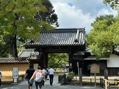 鹿苑寺（金閣寺）の山門・神門
