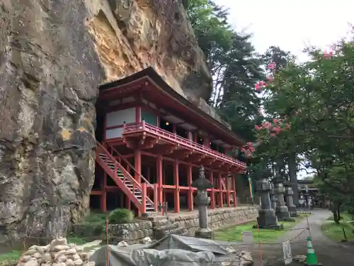 達谷西光寺の建物その他