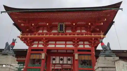 伏見稲荷大社の山門・神門