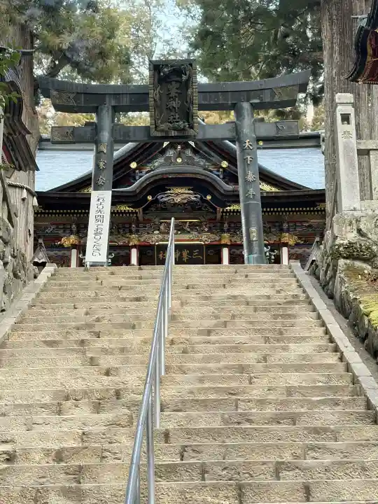 三峯神社の{uncategorized: "未分類", other: "その他", undefined: "問題あり", building: "その他建物", grave: "お墓", sacred_gate: "鳥居", guardian: "狛犬", statue: "像", buddha: "仏像", history: "歴史", nature: "自然", garden: "庭園", animal: "動物", pagoda: "塔", temizu: "手水舎", mountain_gate: "山門・神門", sanctuary: "本殿・本堂", subordinate: "末社・摂社", art: "芸術", scenery: "景色", jizo: "地蔵", ema: "絵馬", goshuin: "御朱印", omikuji: "おみくじ", items: "授与品その他", amulet: "お守り", goshuincho: "御朱印帳", eats: "食事", festival: "お祭り", votive_dance: "神楽", shichigosan: "七五三参", wedding: "結婚式", experience: "体験その他", initially: "初詣", around: "周辺", anti_infection: "感染症対策"}