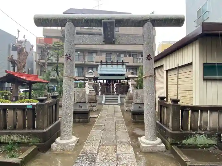 中葛西稲荷神社の{uncategorized: "未分類", other: "その他", undefined: "問題あり", building: "その他建物", grave: "お墓", sacred_gate: "鳥居", guardian: "狛犬", statue: "像", buddha: "仏像", history: "歴史", nature: "自然", garden: "庭園", animal: "動物", pagoda: "塔", temizu: "手水舎", mountain_gate: "山門・神門", sanctuary: "本殿・本堂", subordinate: "末社・摂社", art: "芸術", scenery: "景色", jizo: "地蔵", ema: "絵馬", goshuin: "御朱印", omikuji: "おみくじ", items: "授与品その他", amulet: "お守り", goshuincho: "御朱印帳", eats: "食事", festival: "お祭り", votive_dance: "神楽", shichigosan: "七五三参", wedding: "結婚式", experience: "体験その他", initially: "初詣", around: "周辺", anti_infection: "感染症対策"}