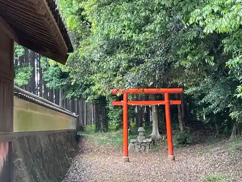 総社（白鳥町）の末社・摂社