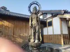 良畴寺の仏像