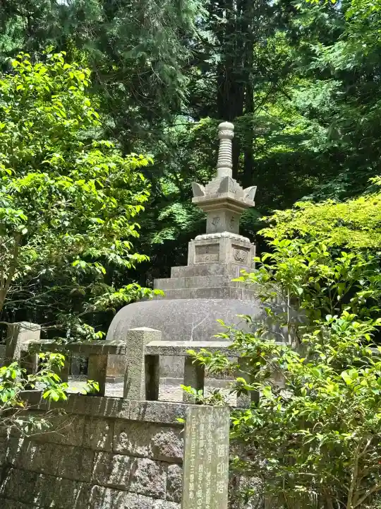 播州清水寺の{uncategorized: "未分類", other: "その他", undefined: "問題あり", building: "その他建物", grave: "お墓", sacred_gate: "鳥居", guardian: "狛犬", statue: "像", buddha: "仏像", history: "歴史", nature: "自然", garden: "庭園", animal: "動物", pagoda: "塔", temizu: "手水舎", mountain_gate: "山門・神門", sanctuary: "本殿・本堂", subordinate: "末社・摂社", art: "芸術", scenery: "景色", jizo: "地蔵", ema: "絵馬", goshuin: "御朱印", omikuji: "おみくじ", items: "授与品その他", amulet: "お守り", goshuincho: "御朱印帳", eats: "食事", festival: "お祭り", votive_dance: "神楽", shichigosan: "七五三参", wedding: "結婚式", experience: "体験その他", initially: "初詣", around: "周辺", anti_infection: "感染症対策"}