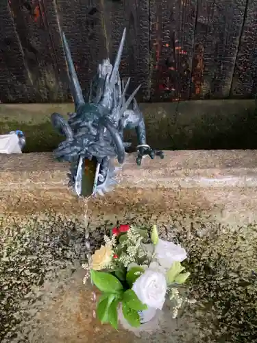 泊神社の手水舎