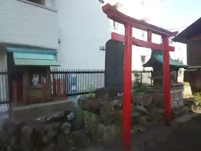 天王坊稲荷神社の末社・摂社