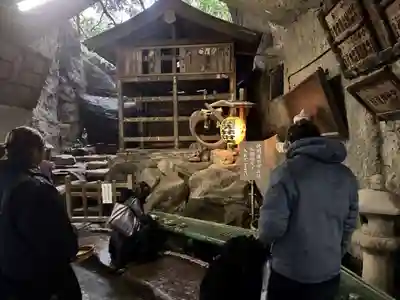 銭洗弁財天宇賀福神社(神奈川県)