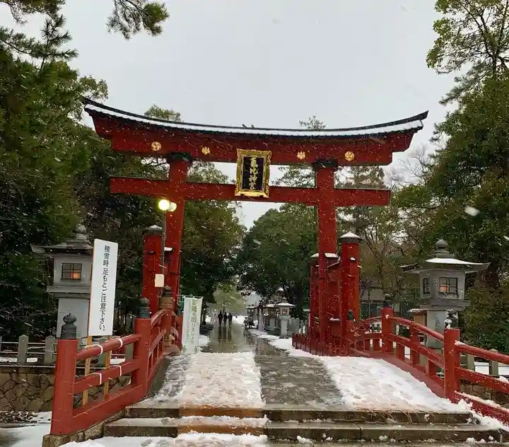 氣比神宮の鳥居