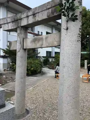 三輪神社の鳥居