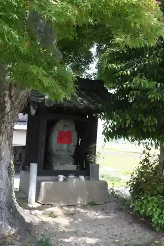 水神社と地蔵尊(奈良県)