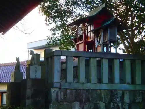 稲荷神社の本殿