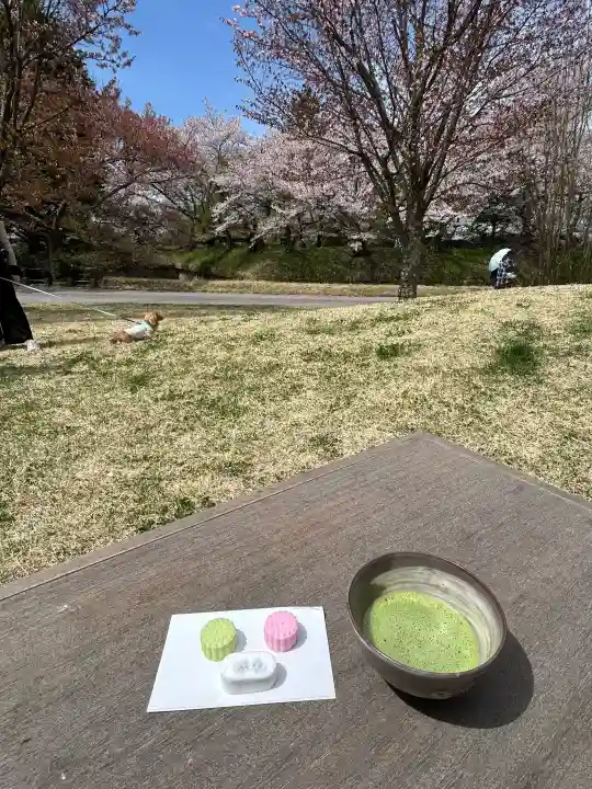 田口招魂社の{uncategorized: "未分類", other: "その他", undefined: "問題あり", building: "その他建物", grave: "お墓", sacred_gate: "鳥居", guardian: "狛犬", statue: "像", buddha: "仏像", history: "歴史", nature: "自然", garden: "庭園", animal: "動物", pagoda: "塔", temizu: "手水舎", mountain_gate: "山門・神門", sanctuary: "本殿・本堂", subordinate: "末社・摂社", art: "芸術", scenery: "景色", jizo: "地蔵", ema: "絵馬", goshuin: "御朱印", omikuji: "おみくじ", items: "授与品その他", amulet: "お守り", goshuincho: "御朱印帳", eats: "食事", festival: "お祭り", votive_dance: "神楽", shichigosan: "七五三参", wedding: "結婚式", experience: "体験その他", initially: "初詣", around: "周辺", anti_infection: "感染症対策"}