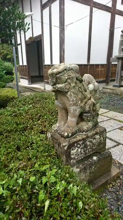 飯野山神社(宮下)の狛犬
