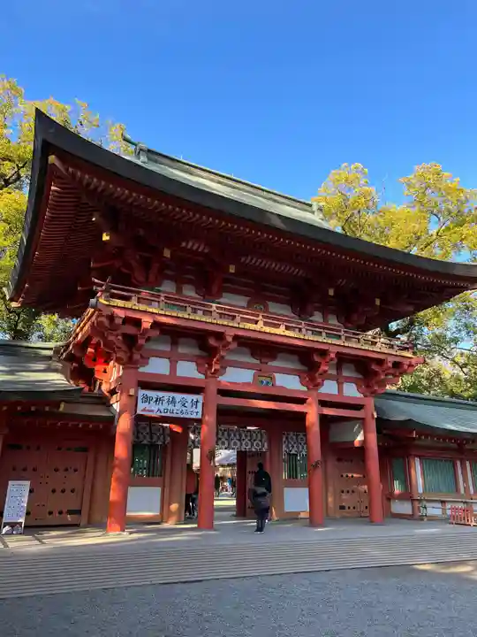 武蔵一宮氷川神社の山門・神門