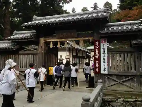 白峯寺の山門・神門