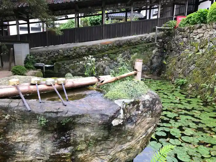 瑠璃光寺の手水舎
