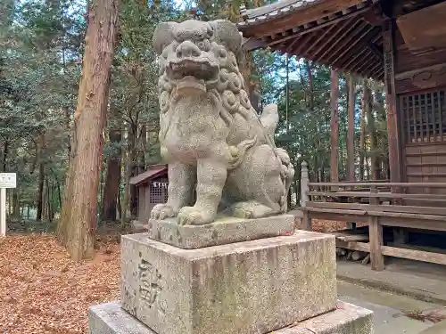 出雲乃伊波比神社の狛犬