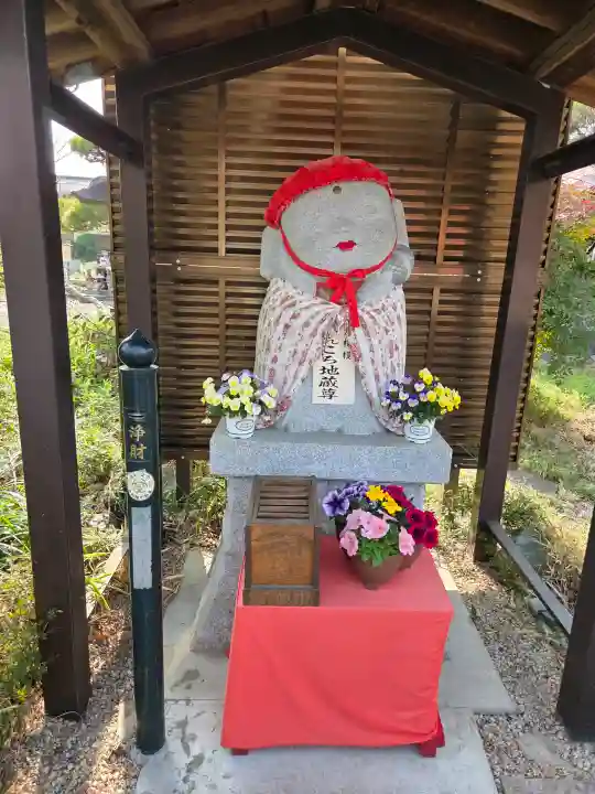大聖寺の{uncategorized: "未分類", other: "その他", undefined: "問題あり", building: "その他建物", grave: "お墓", sacred_gate: "鳥居", guardian: "狛犬", statue: "像", buddha: "仏像", history: "歴史", nature: "自然", garden: "庭園", animal: "動物", pagoda: "塔", temizu: "手水舎", mountain_gate: "山門・神門", sanctuary: "本殿・本堂", subordinate: "末社・摂社", art: "芸術", scenery: "景色", jizo: "地蔵", ema: "絵馬", goshuin: "御朱印", omikuji: "おみくじ", items: "授与品その他", amulet: "お守り", goshuincho: "御朱印帳", eats: "食事", festival: "お祭り", votive_dance: "神楽", shichigosan: "七五三参", wedding: "結婚式", experience: "体験その他", initially: "初詣", around: "周辺", anti_infection: "感染症対策"}