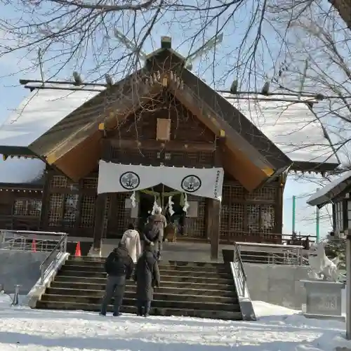 信濃神社の本殿