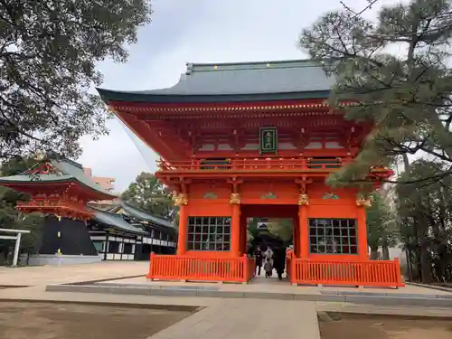 穴八幡宮の山門・神門