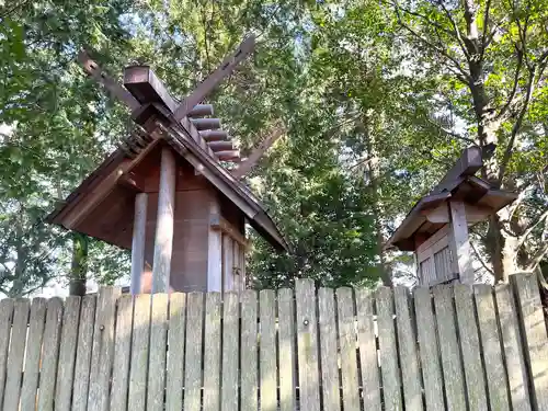 與古知神社の本殿・本堂