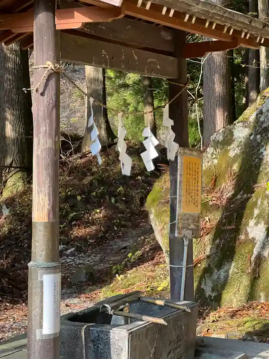 甲斐駒ヶ岳神社の手水舎