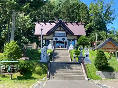 札内神社の本殿