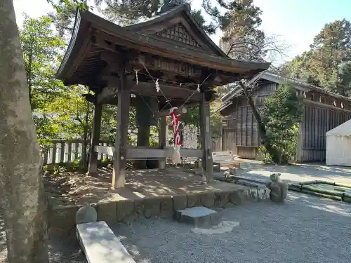 比々多神社の{uncategorized: "未分類", other: "その他", undefined: "問題あり", building: "その他建物", grave: "お墓", sacred_gate: "鳥居", guardian: "狛犬", statue: "像", buddha: "仏像", history: "歴史", nature: "自然", garden: "庭園", animal: "動物", pagoda: "塔", temizu: "手水舎", mountain_gate: "山門・神門", sanctuary: "本殿・本堂", subordinate: "末社・摂社", art: "芸術", scenery: "景色", jizo: "地蔵", ema: "絵馬", goshuin: "御朱印", omikuji: "おみくじ", items: "授与品その他", amulet: "お守り", goshuincho: "御朱印帳", eats: "食事", festival: "お祭り", votive_dance: "神楽", shichigosan: "七五三参", wedding: "結婚式", experience: "体験その他", initially: "初詣", around: "周辺", anti_infection: "感染症対策"}