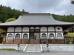 養山寺の本殿