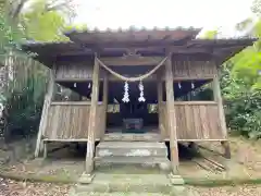 八房神社の本殿