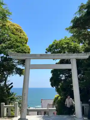 大洗磯前神社の{uncategorized: "未分類", other: "その他", undefined: "問題あり", building: "その他建物", grave: "お墓", sacred_gate: "鳥居", guardian: "狛犬", statue: "像", buddha: "仏像", history: "歴史", nature: "自然", garden: "庭園", animal: "動物", pagoda: "塔", temizu: "手水舎", mountain_gate: "山門・神門", sanctuary: "本殿・本堂", subordinate: "末社・摂社", art: "芸術", scenery: "景色", jizo: "地蔵", ema: "絵馬", goshuin: "御朱印", omikuji: "おみくじ", items: "授与品その他", amulet: "お守り", goshuincho: "御朱印帳", eats: "食事", festival: "お祭り", votive_dance: "神楽", shichigosan: "七五三参", wedding: "結婚式", experience: "体験その他", initially: "初詣", around: "周辺", anti_infection: "感染症対策"}
