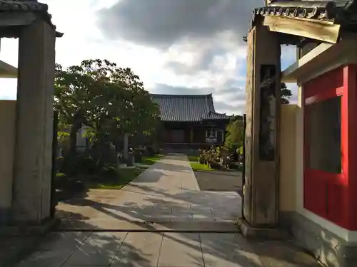 最勝寺の山門