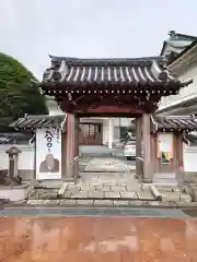 蓮長寺の山門