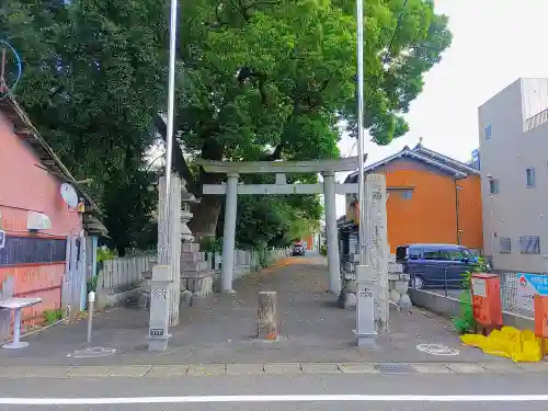 神明社（三十番神宮）の鳥居