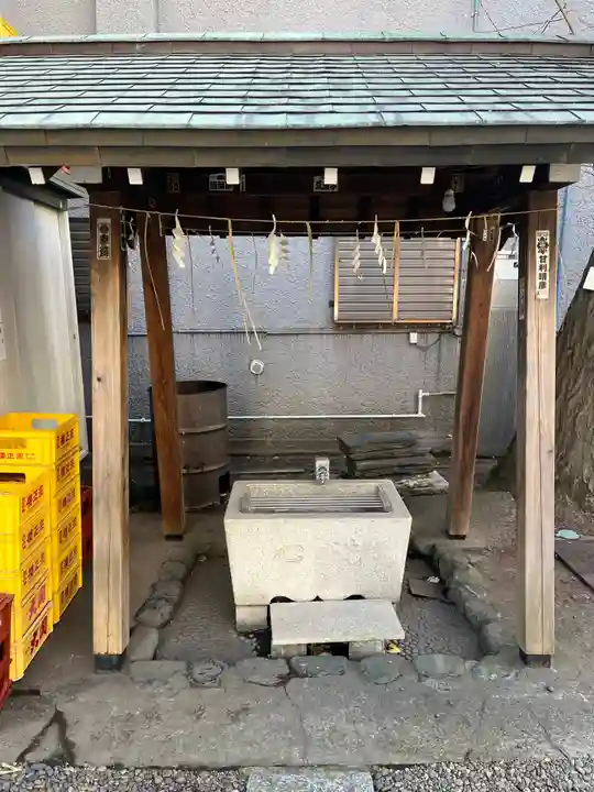 諏訪神社の手水舎