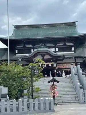 伊豫豆比古命神社の本殿・本堂