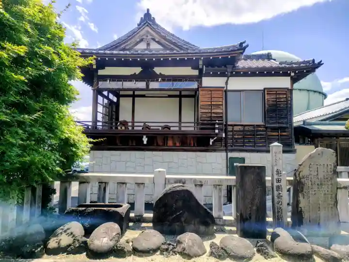 石濱神社の{uncategorized: "未分類", other: "その他", undefined: "問題あり", building: "その他建物", grave: "お墓", sacred_gate: "鳥居", guardian: "狛犬", statue: "像", buddha: "仏像", history: "歴史", nature: "自然", garden: "庭園", animal: "動物", pagoda: "塔", temizu: "手水舎", mountain_gate: "山門・神門", sanctuary: "本殿・本堂", subordinate: "末社・摂社", art: "芸術", scenery: "景色", jizo: "地蔵", ema: "絵馬", goshuin: "御朱印", omikuji: "おみくじ", items: "授与品その他", amulet: "お守り", goshuincho: "御朱印帳", eats: "食事", festival: "お祭り", votive_dance: "神楽", shichigosan: "七五三参", wedding: "結婚式", experience: "体験その他", initially: "初詣", around: "周辺", anti_infection: "感染症対策"}