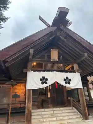 新得神社の本殿・本堂