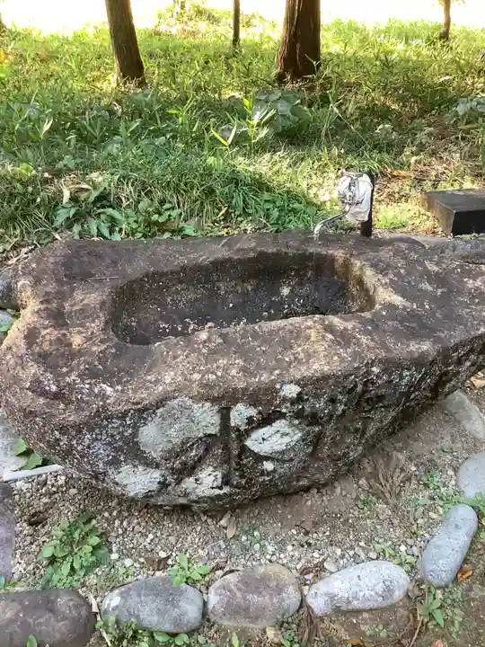 神明社(楽田青塚)の手水舎