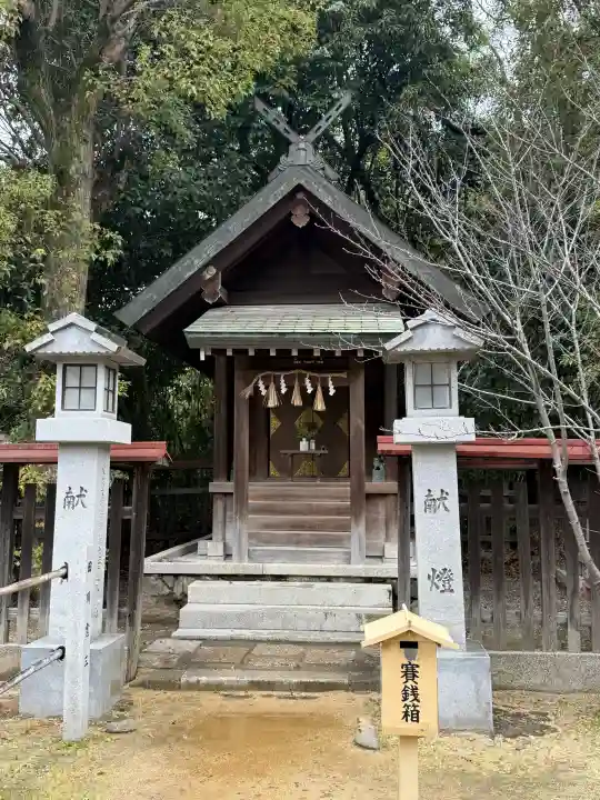 和泉國一之宮 大鳥大社の{uncategorized: "未分類", other: "その他", undefined: "問題あり", building: "その他建物", grave: "お墓", sacred_gate: "鳥居", guardian: "狛犬", statue: "像", buddha: "仏像", history: "歴史", nature: "自然", garden: "庭園", animal: "動物", pagoda: "塔", temizu: "手水舎", mountain_gate: "山門・神門", sanctuary: "本殿・本堂", subordinate: "末社・摂社", art: "芸術", scenery: "景色", jizo: "地蔵", ema: "絵馬", goshuin: "御朱印", omikuji: "おみくじ", items: "授与品その他", amulet: "お守り", goshuincho: "御朱印帳", eats: "食事", festival: "お祭り", votive_dance: "神楽", shichigosan: "七五三参", wedding: "結婚式", experience: "体験その他", initially: "初詣", around: "周辺", anti_infection: "感染症対策"}