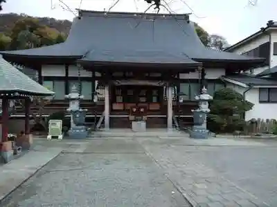 長源寺の本殿