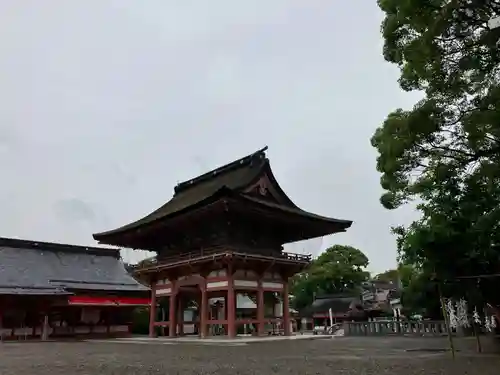 津島神社の山門