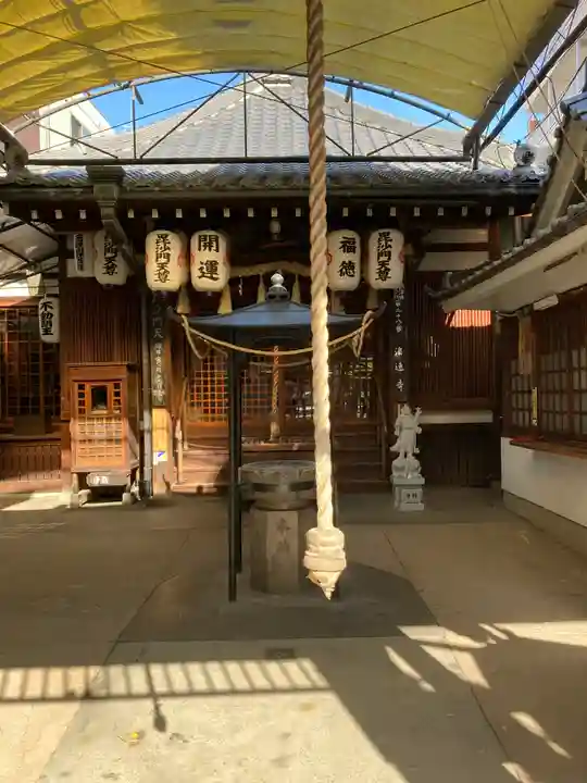 浪速寺の本殿・本堂