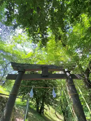 菱野健功神社の鳥居